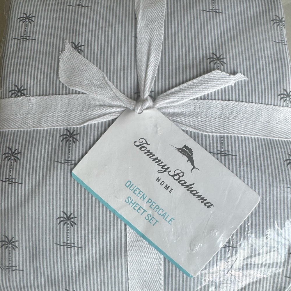 Tommy Bahama palm trees Gray and White Sheet Set New!